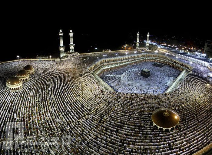 هدم مسجد بمكة مخالف لأتجاه للقبلة منذ 20 عاماً ؟