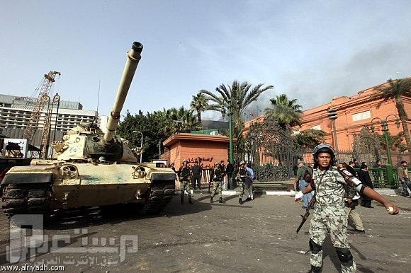 فيديو خطير يظهر قناصة من قبل الجيش المصري وهم يقتلون المتظاهرون العزل