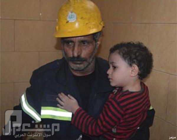 صور: الدفاع المدني ينقذ أسرة من حريق اندلع بمنزلهم بجدة