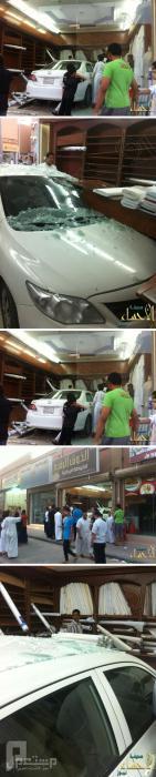 صور: سوداني يقتحم محلاً للخياطة بسيارته قبل موعد الإفطار بدقائق!