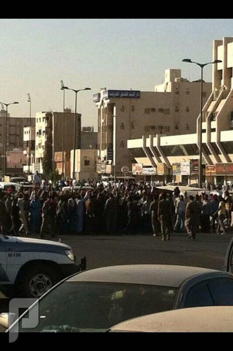 "مخالفون" يثيرون فوضى في جدة ويغلقون شارع الستين