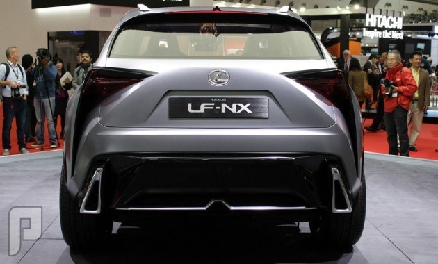 لكزس LF-NX السيارة الاختبارية