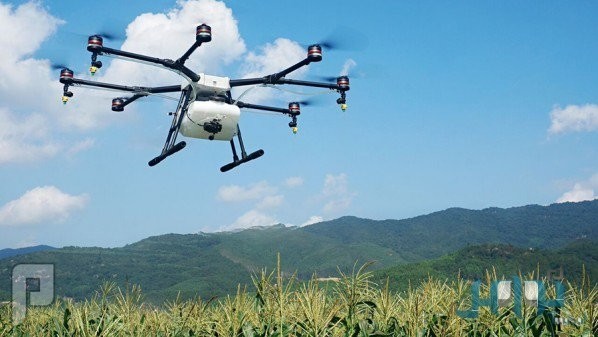 طائرة بدون طيار لرش المحاصيل الزراعية بكلفة 15 ألف دولار