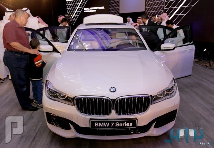بالصور.. إطلاق سيارات BMW الفئة السابعة في المملكة