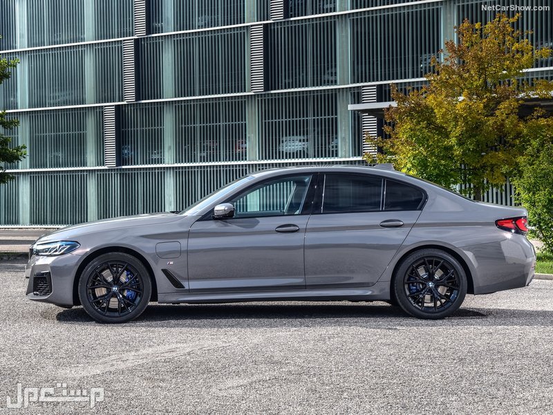 BMW 545e xDrive Sedan (2021)