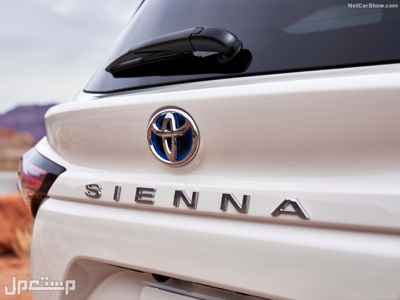 Toyota-Sienna-2021