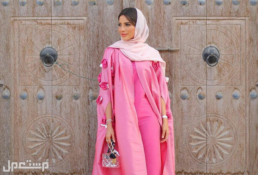 عبايات نسائية ملونة ومميزة بأحدث التصاميم موضة 2022 في البحرين العبايه الزهرية لمظهر أنثوي من اجمل العبايات الملونه