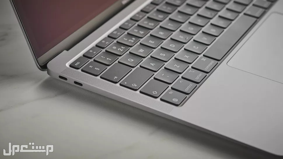مراجعة جهاز ماك بوك اير 2020 في الأردن لوحة مفاتيح جهاز ماك بوك اير 2020