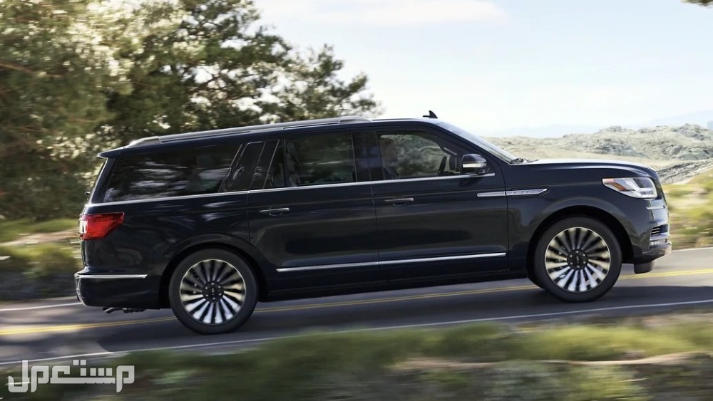 لينكولن نافيجيتور 2021 مواصفات - اسعار - صور لينكولن نافيجيتور من الجانب