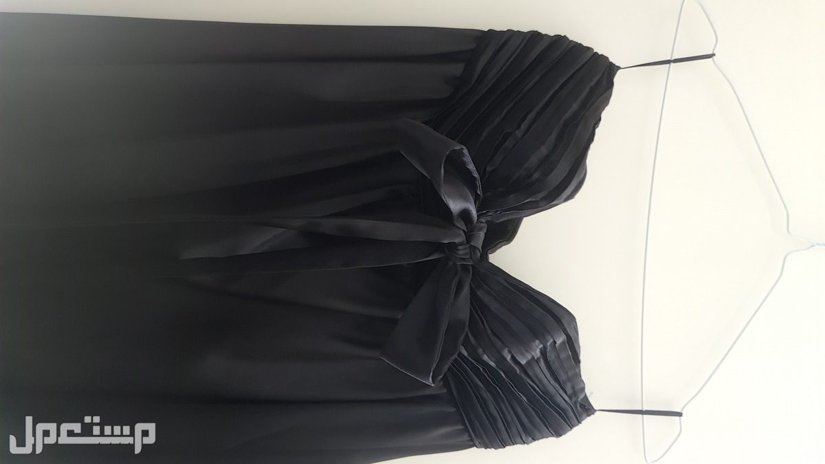 فستان أسود للبيع في العين صورة أوضح من الأمام