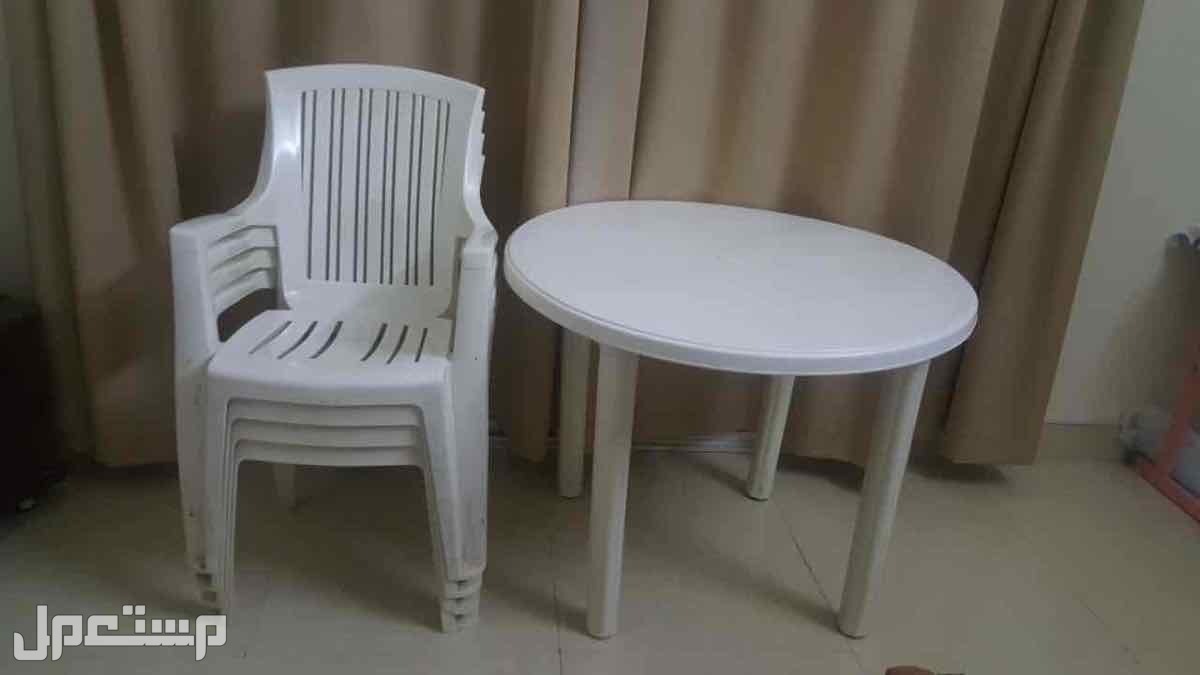 4 chairs + Table Good Quality
