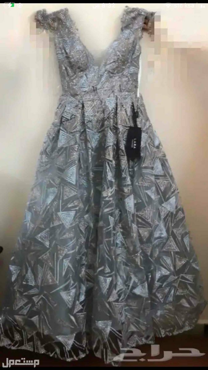 فستان جديد لبييع  ماركة اخذته من كادي  في ضمد بسعر 200 ريال سعودي