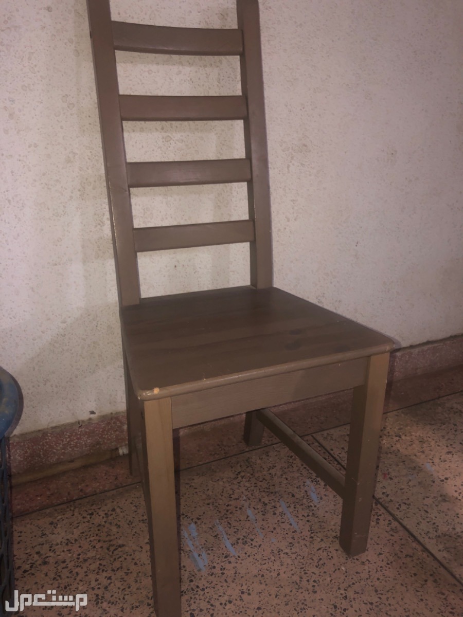 كرسي خشب  مستخدم  ماركة كرسي خشب  في جدة بسعر 100 ريال سعودي
