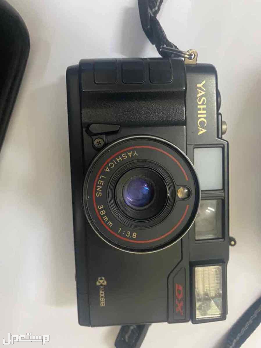 مسجل قديم وثقيل وكاميرا YASHICA  في الطائف بسعر 100 ريال سعودي