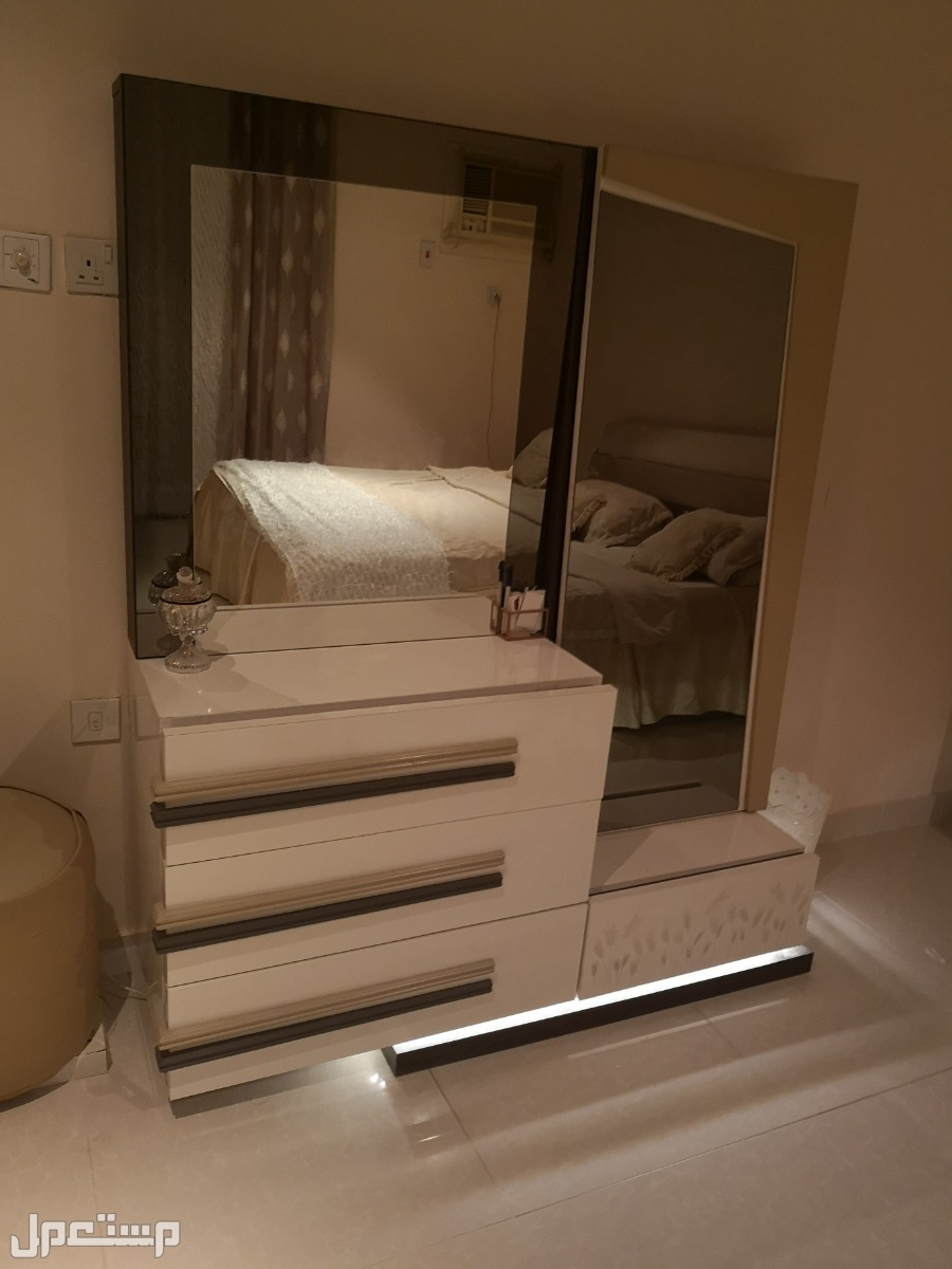 غرفة تركية شبه جديدة اصلية  في جدة بسعر 3 آلاف ريال سعودي