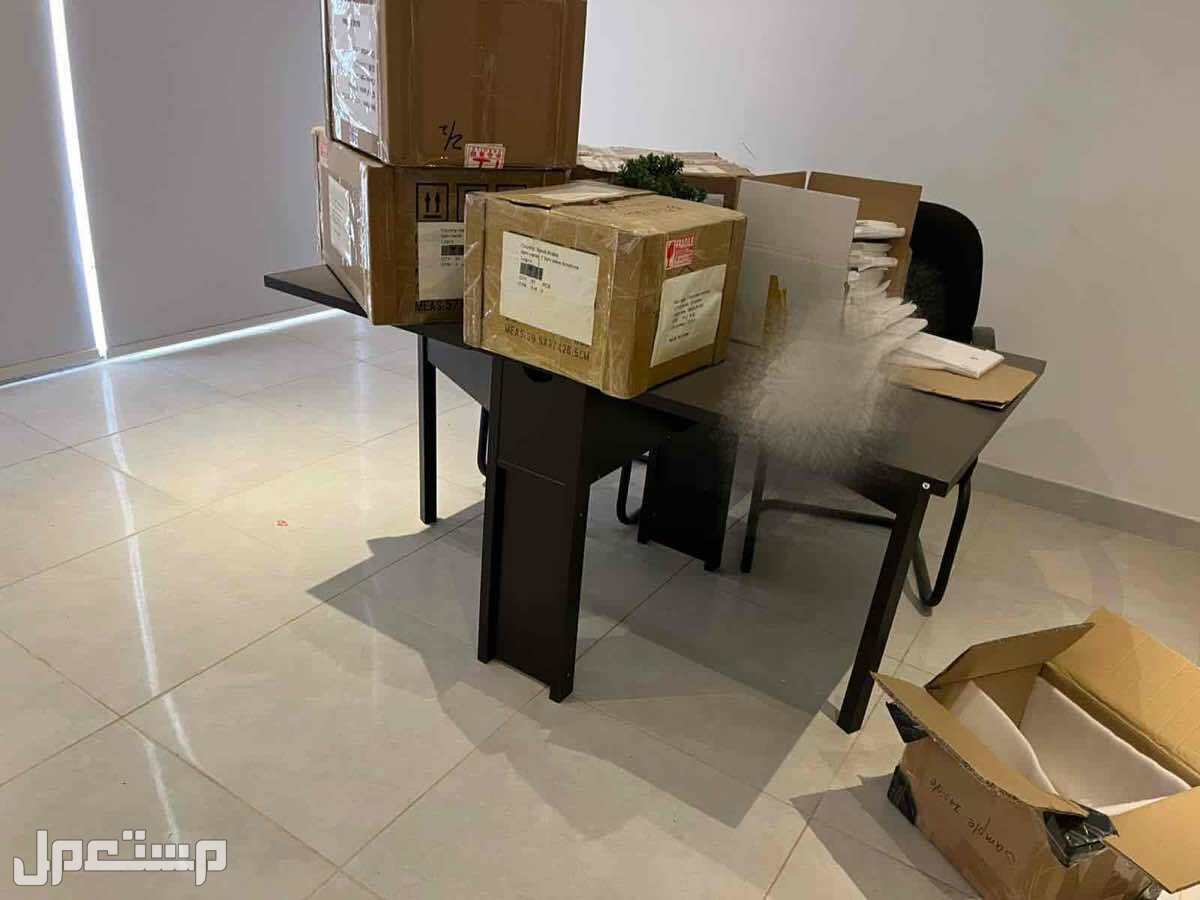 للبيع أثاث مكتبي شبه جديد في الرياض بسعر جيد 3500 فقط . و البيع بالكامل