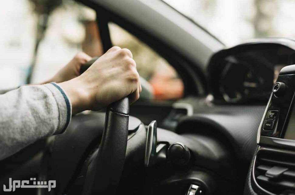 تفسير رؤية سيارة خضراء في المنام للعزباء والمتزوجة والرجل بالتفصيل