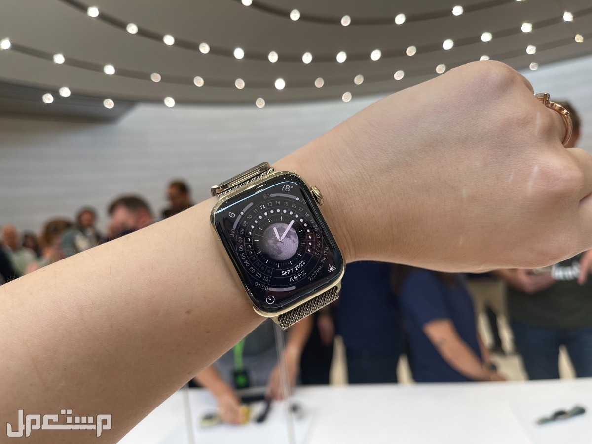 سعر ومواصفات Apple Watch Series 8  الخيالية في تونس Apple Watch Series 8