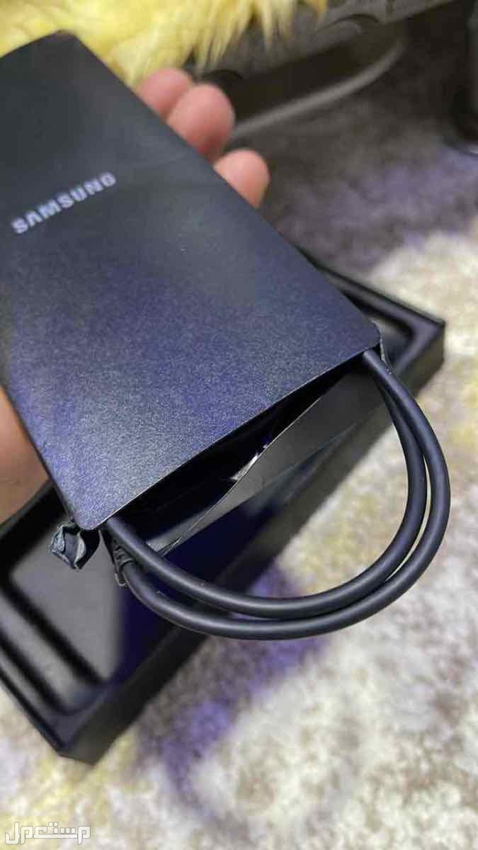 للبيع جوال Galaxy Z Flip3 5G ، الجوال جديدد بس انفك من كرتونه فقط