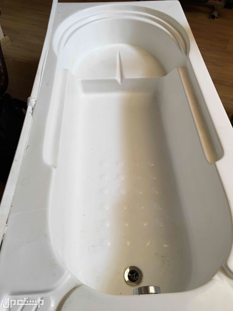 بانيو حمام لون ابيض مستخدم