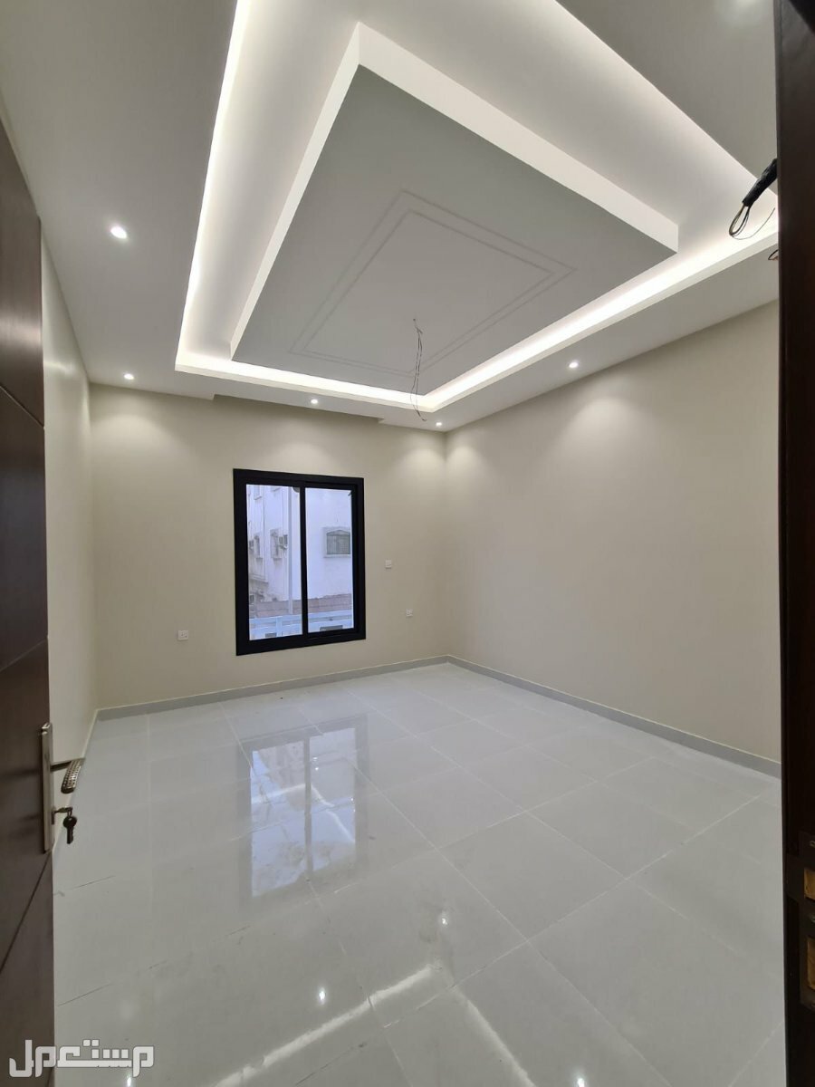شقة ثلاث غرف للبيع في حي التيسير- جدة بسعر 380 ألف ريال سعودي