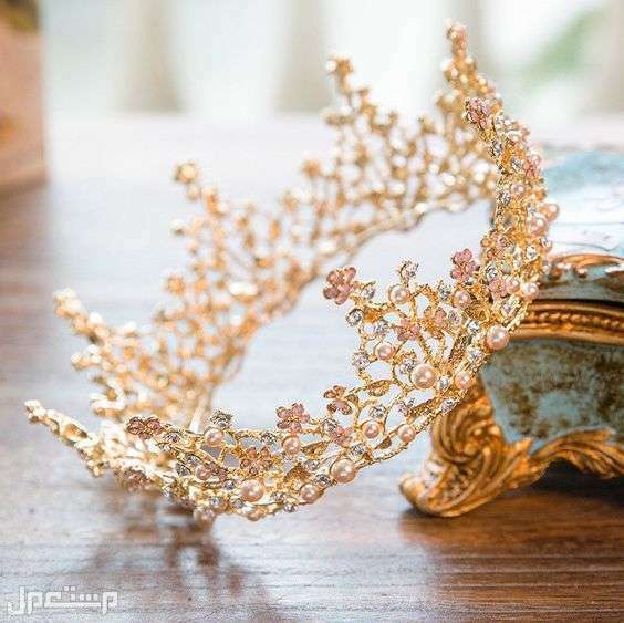 سعر تاج العروس وأنواعها بالتفصيل في عمان تاج ذهبي