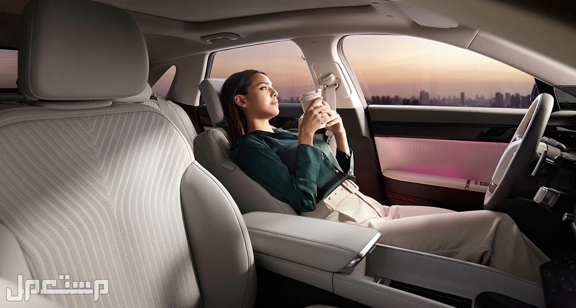 سيارة هيونداي أزيرا 2023 مواصفتها و اسعارها و جميع الفئات في الإمارات العربية المتحدة هيونداي أزيرا 2023 من الداخل