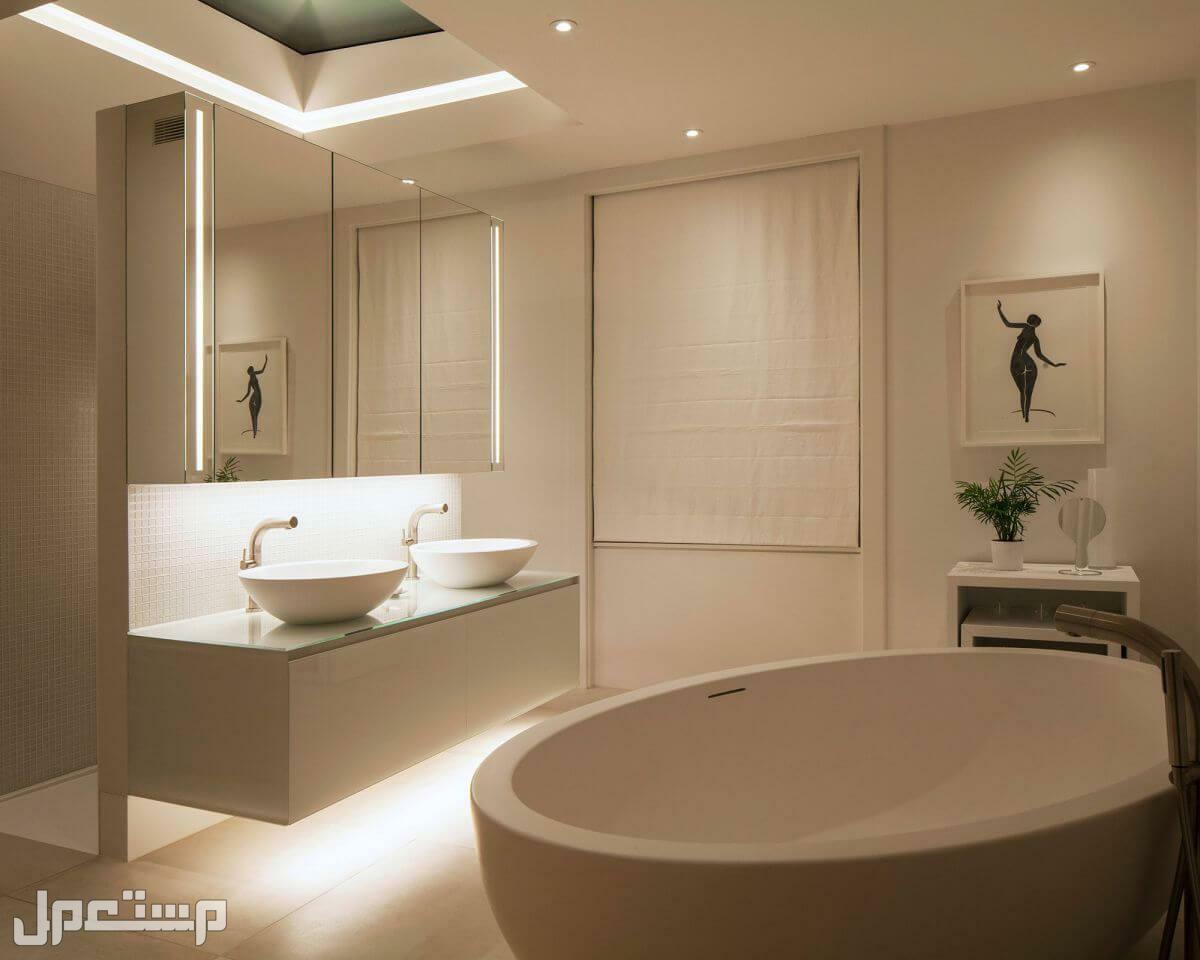 أفكار رائعة لتجديد حمام المنزل بتكلفة بسيطة الاهتمام بعنصر الإضاءة في الحمام