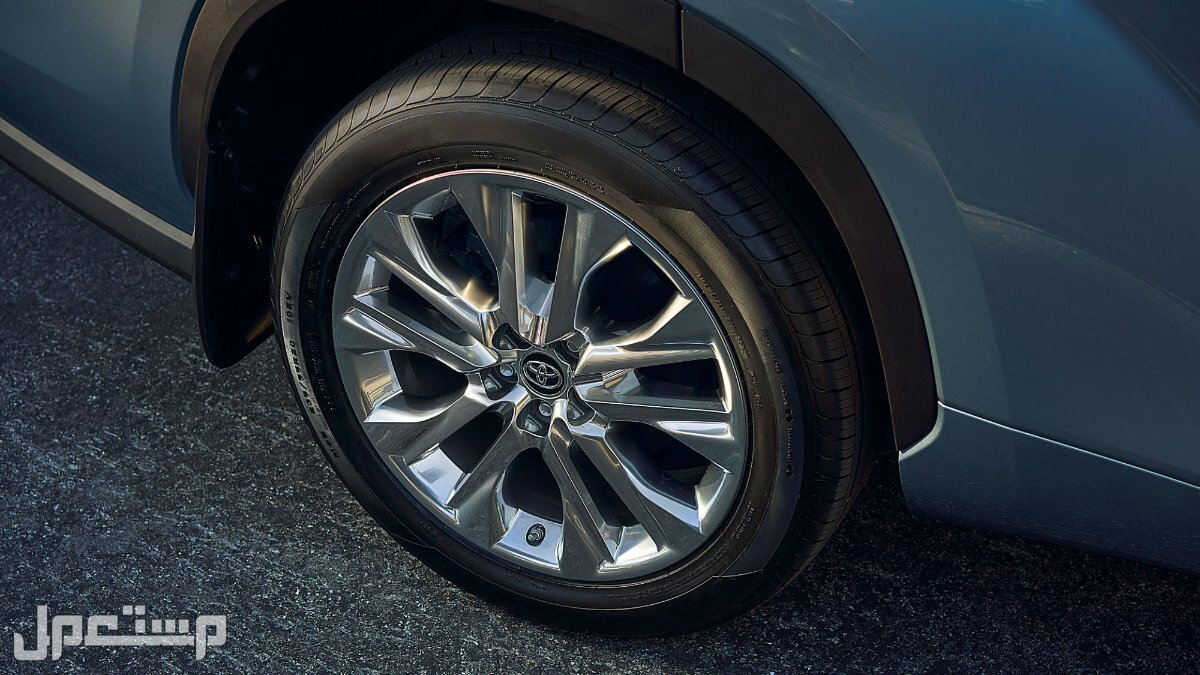 سيارة تويوتا هايلاندر TOYOTA 2.5 L Hybrid GLE AWD 2023 مواصفات واسعار وصور جنوط سيارة تويوتا هايلاندر  2023