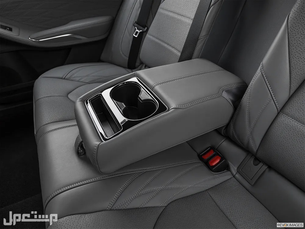 سيارة تويوتا أفالون TOYOTA AVALON 3.5L V6 PREMIUM 2023 مواصفات وصور واسعار مسند ذراع سيارة تويوتا أفالون  2023