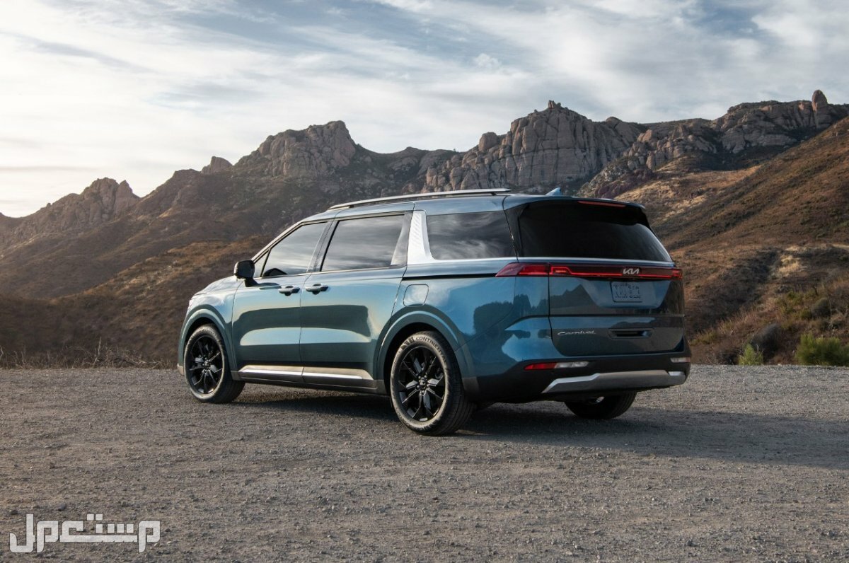 سيارة كيا كارنيفال 2023 kia carnival جميع المواصفات بالصور سيارة كيا كارنيفال 2023 kia carnival من الخلف