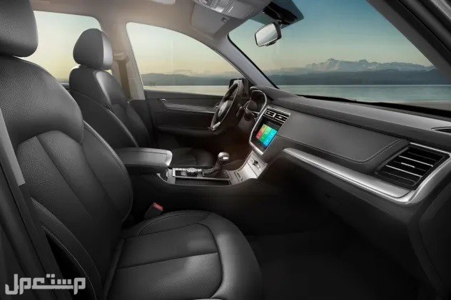سيارة ام جي RX8 2023 2.0T BLACK EDITION AWD مواصفات وصور واسعار مقصورة داخلية باللون الأسود