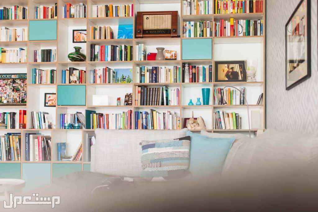 أفكار تصميم رفوف الكتب في المنزل 2023 مع الصور