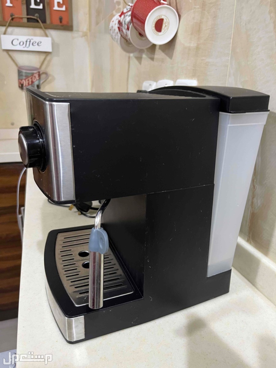 ماكينة تحضير قهوة الاسبريسو والكابتشينو من دي ال سي