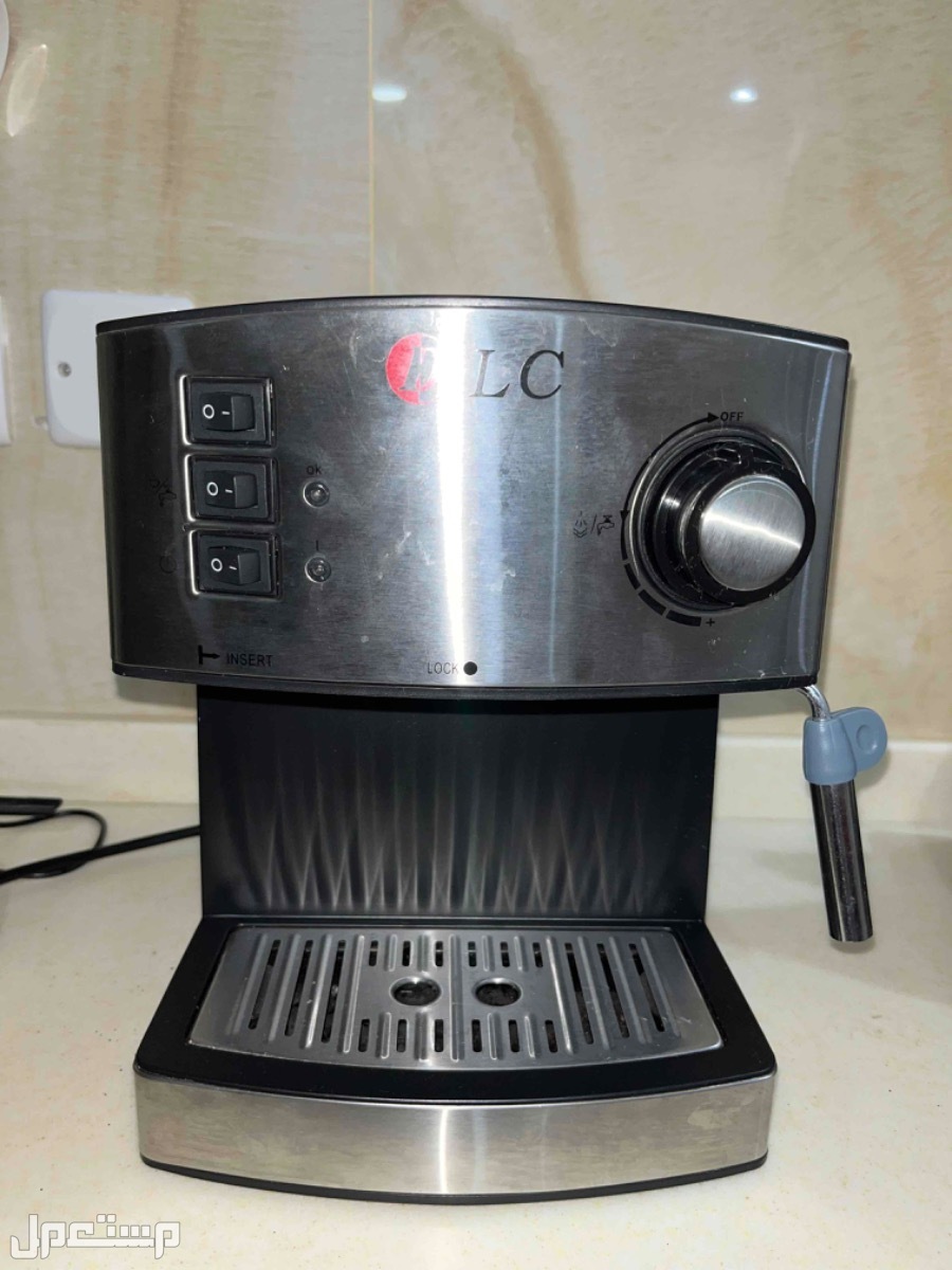 ماكينة تحضير قهوة الاسبريسو والكابتشينو من دي ال سي