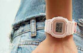 أفضل 5 ساعات كاسيو حريمي شكل ساعة Casio Baby-G في اليد