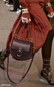 شكل ومواصفات شنط كلوي الجديدة حقيبة Chloé Tess Small Bag باللون البني