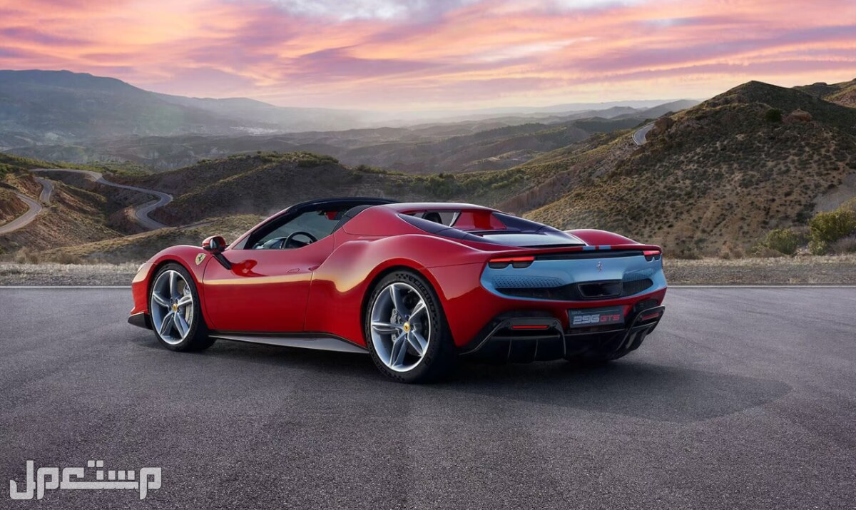 فيراري 296 GTS 2023 صور اسعار مواصفات وفئات فيراري 296 GTS 2023 أحمر من الخلف