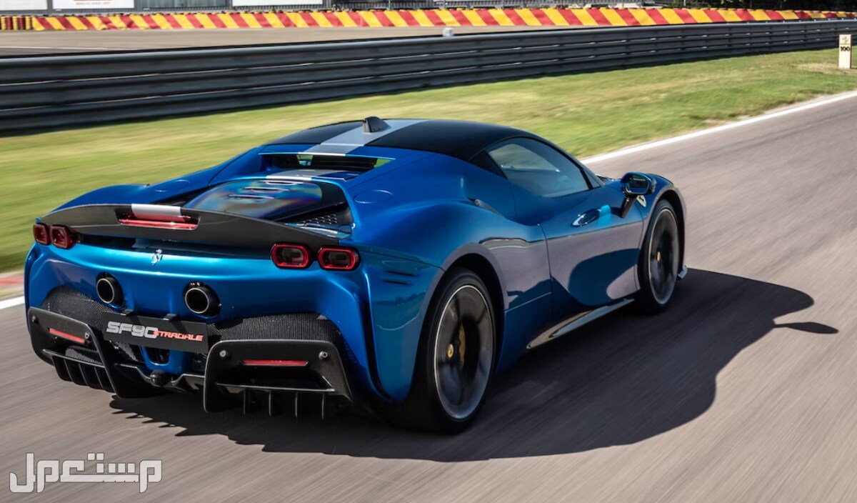 فيراري SF90 سترادال 2023 صور اسعار مواصفات وفئات فيراري SF90 سترادال 2023 أزرق