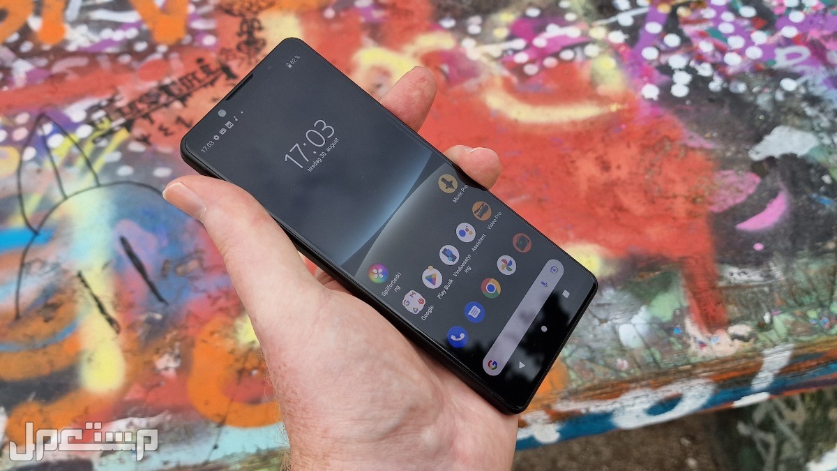 مواصفات هاتف سوني اكسبيريا Sony Xperia 5 IV مقارنة بـ ايفون 13 برو