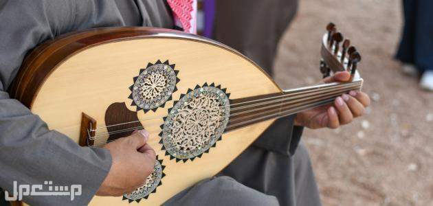 عود موسيقى للبيع تعرف على أنواعه وأسعاره ومواصفاته كاملة عزف العود