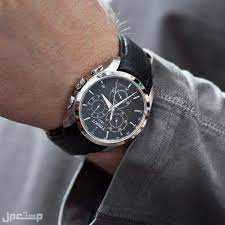 أفضل ساعات كوارتز لعام 2023 شكل ساعة TISSOT COUTURIER CHRONOGRAPH WATCH في اليد