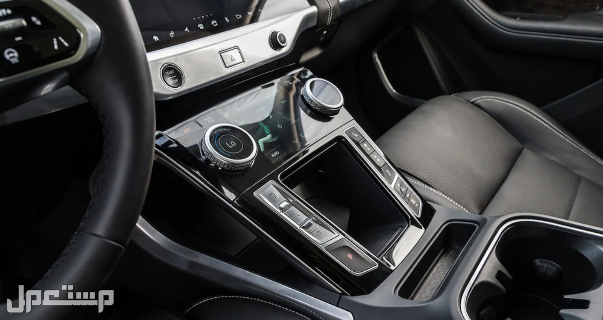 جاكوار اي بيس I-Pace 2023 صور اسعار مواصفات وفئات تقنيات المقصورة في جاكوار اي بيس I-Pace 2023