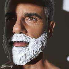أفضل كريم حلاقة للرجال شكل كريم SENSITIVE SKIN SHAVE FOAM على الوجه
