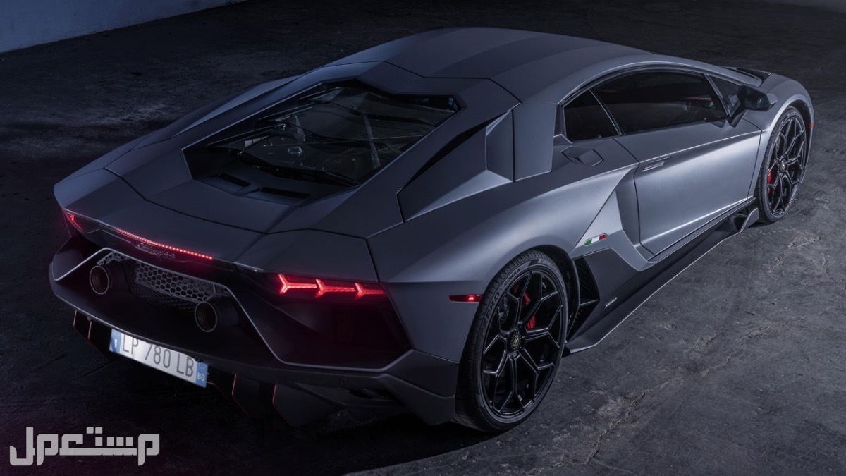 سيارة لامبورجيني افينتادور 2023 جميع المواصفات والصور لامبورجيني افنتادور  2023 Lamborghini aventador