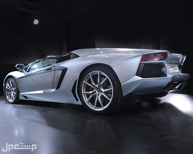 لامبورجيني افينتادور رودستر جميع المواصفات والصور سيارة لامبورجيني افينتادور رودستر2023 Lamborghini aventador roadster