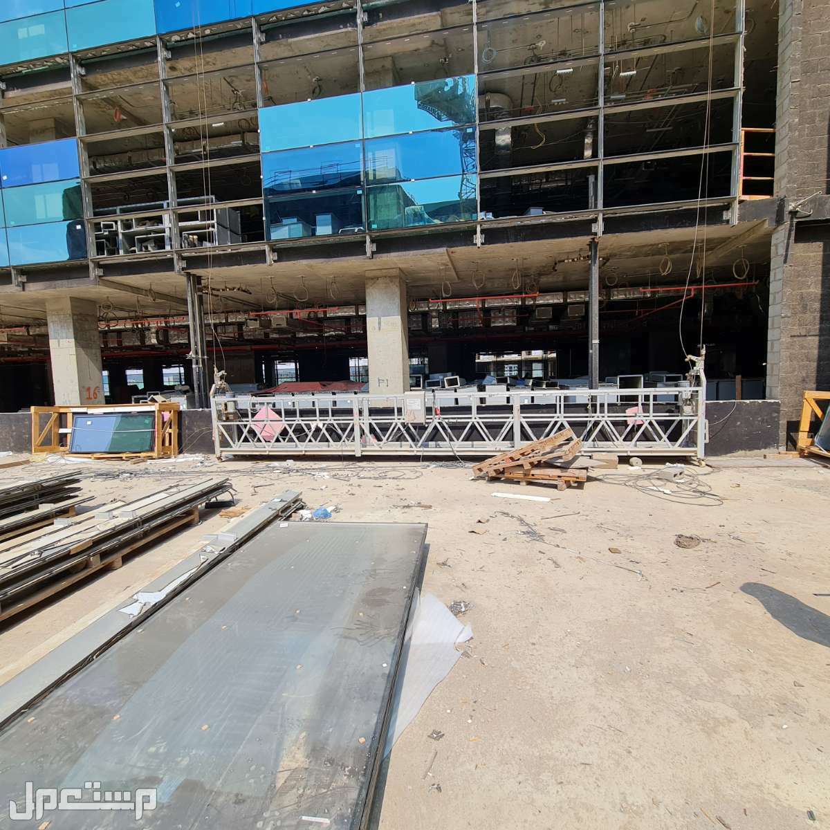 صيانة مكائن تنظيف واجهات المباني  في جدة خدمات اصلاح تأهيل رافعة تنظيف واجهات، صيانة سقالة كهربيه