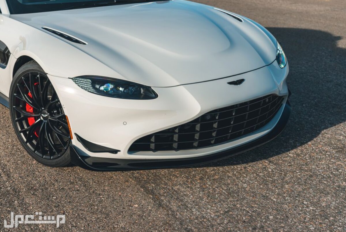 استون مارتن فانتاج 2023 صور اسعار مواصفات وفئات شبكة استون مارتن فانتاج 2023 الأمامية