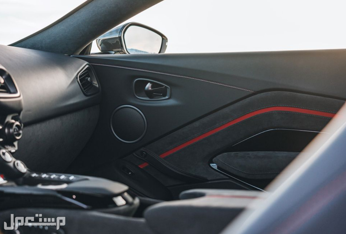 استون مارتن فانتاج 2023 صور اسعار مواصفات وفئات استون مارتن فانتاج 2023 من الداخل