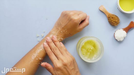 طرق العناية باليدين وصفة زيت الزيتون والسكر